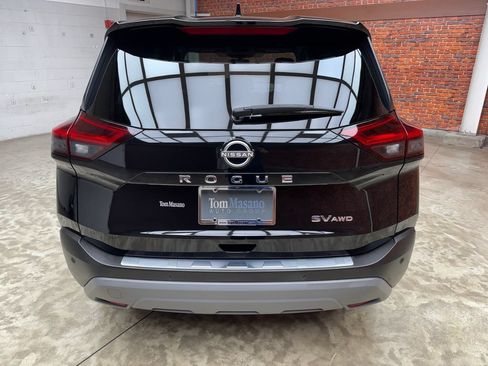 Used 2023 Nissan Rogue SV AWD/4WD image 3