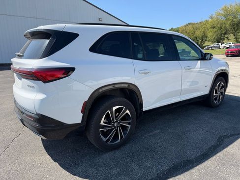 Used 2026 Buick Enclave Sport Touring AWD/4WD image 3