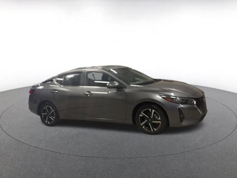 Used 2025 Nissan Sentra SV image 2