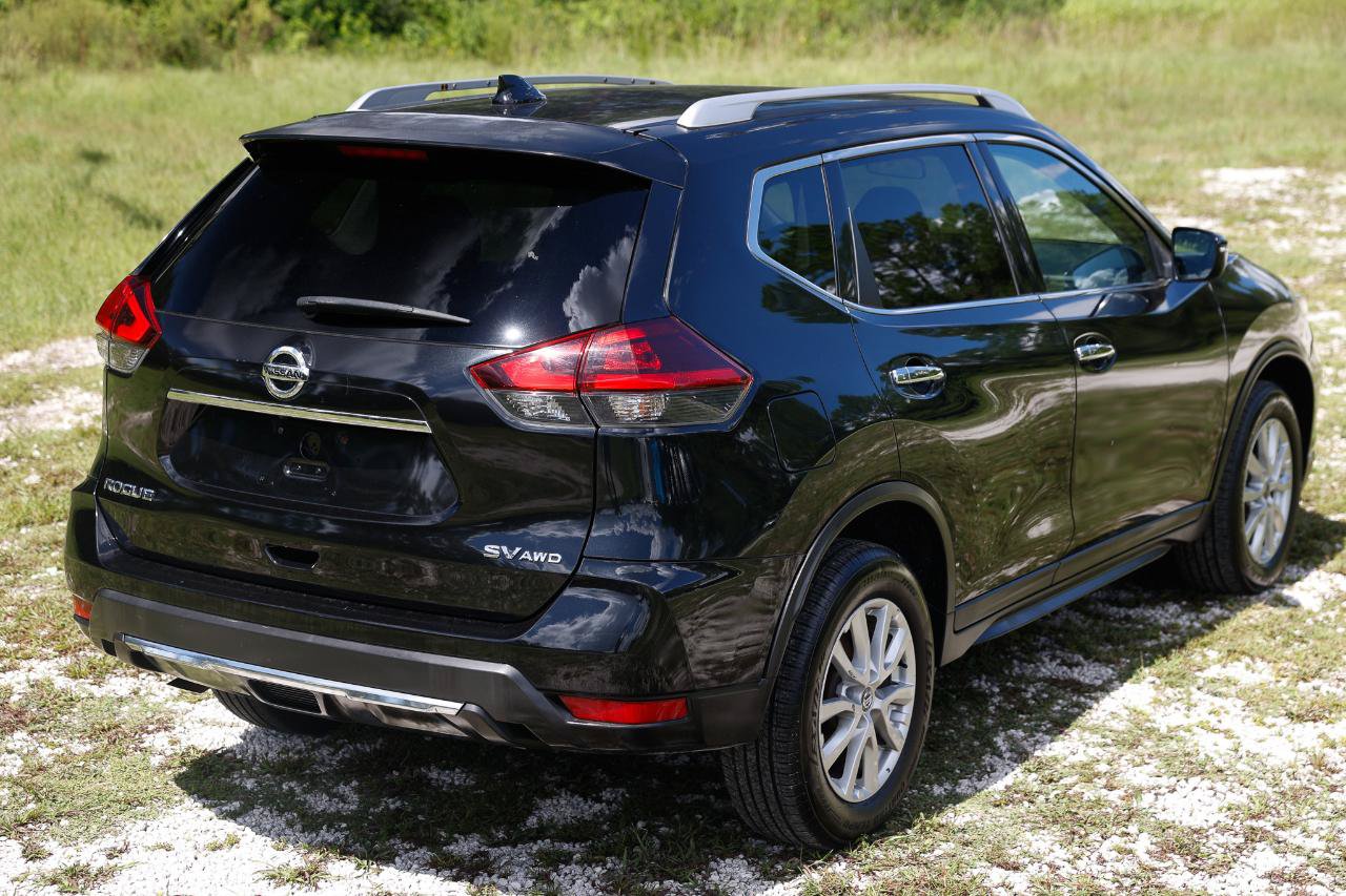 Used 2018 Nissan Rogue SV AWD/4WD image 11