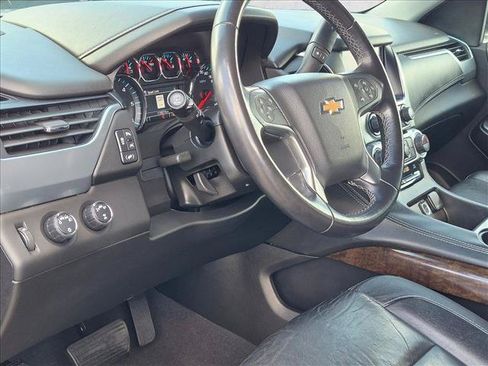 Used 2019 Chevrolet Suburban LT AWD/4WD image 9