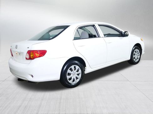 Used 2010 Toyota Corolla LE image 7
