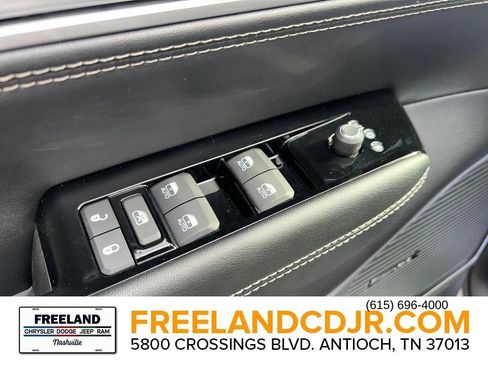New 2024 Jeep Wagoneer L Series II w/ Flexible Seating Group AWD/4WD image 17