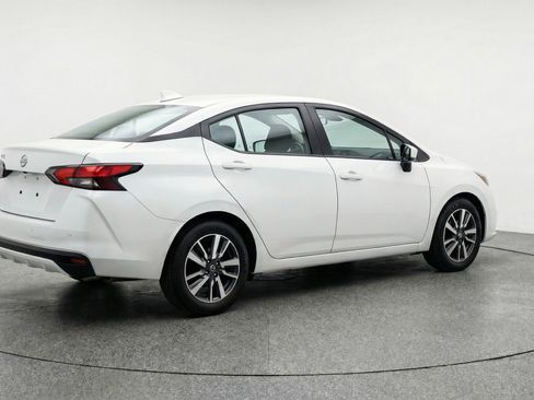 Used 2025 Nissan Versa SV FWD image 9