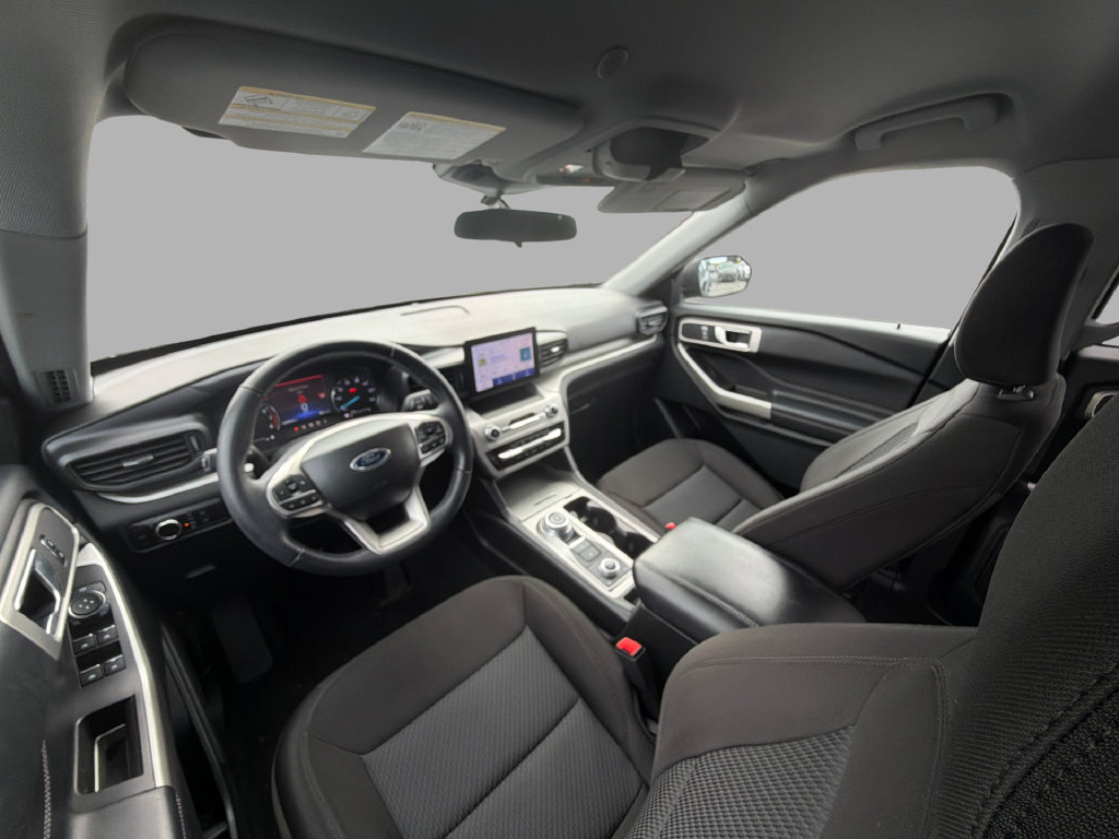 Used 2023 Ford Explorer XLT AWD/4WD image 15