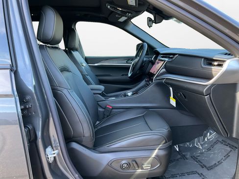 New 2025 Jeep Grand Cherokee Limited AWD/4WD image 15