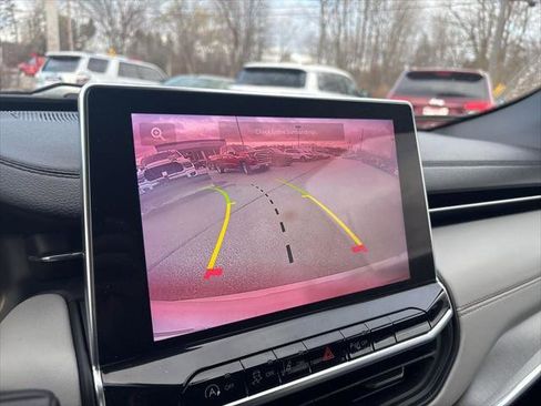 Certified 2023 Jeep Compass Limited image 18