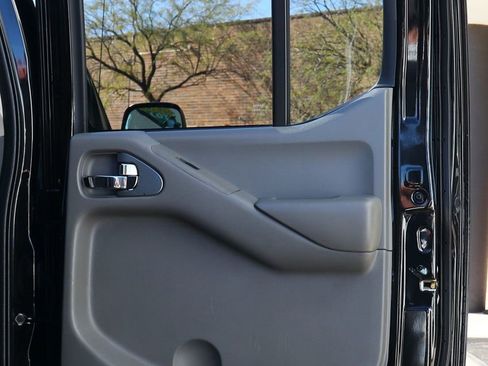 Used 2019 Nissan Frontier SV image 26