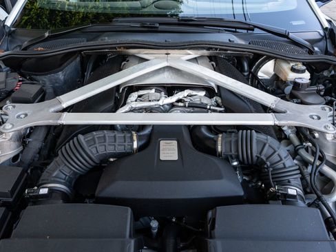 Used 2023 Aston Martin V8 Vantage Roadster RWD image 41