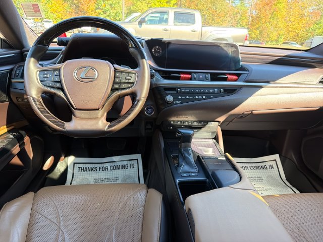 Used 2021 Lexus ES 300h Ultra Luxury w/ Accessory Package 2 FWD image 15