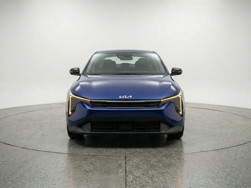 Used 2025 Kia K4 FWD image 2