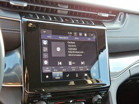 Used 2023 Jeep Grand Cherokee Laredo image 21