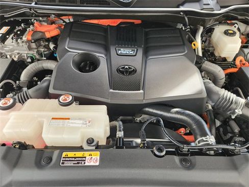 Used 2023 Toyota Sequoia SR5 image 31