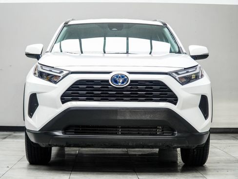 Used 2024 Toyota RAV4 XLE AWD/4WD image 7
