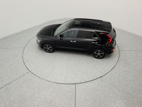 Used 2023 Kia Niro FWD image 16