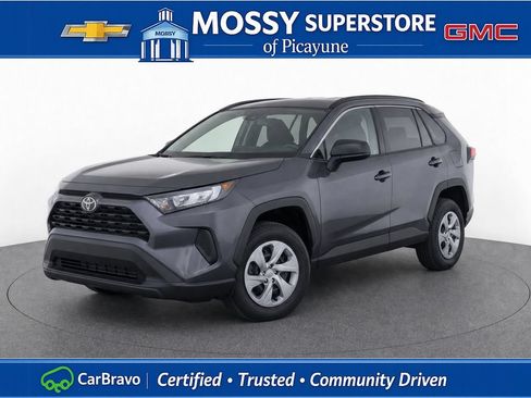 Used 2021 Toyota RAV4 LE FWD image 3