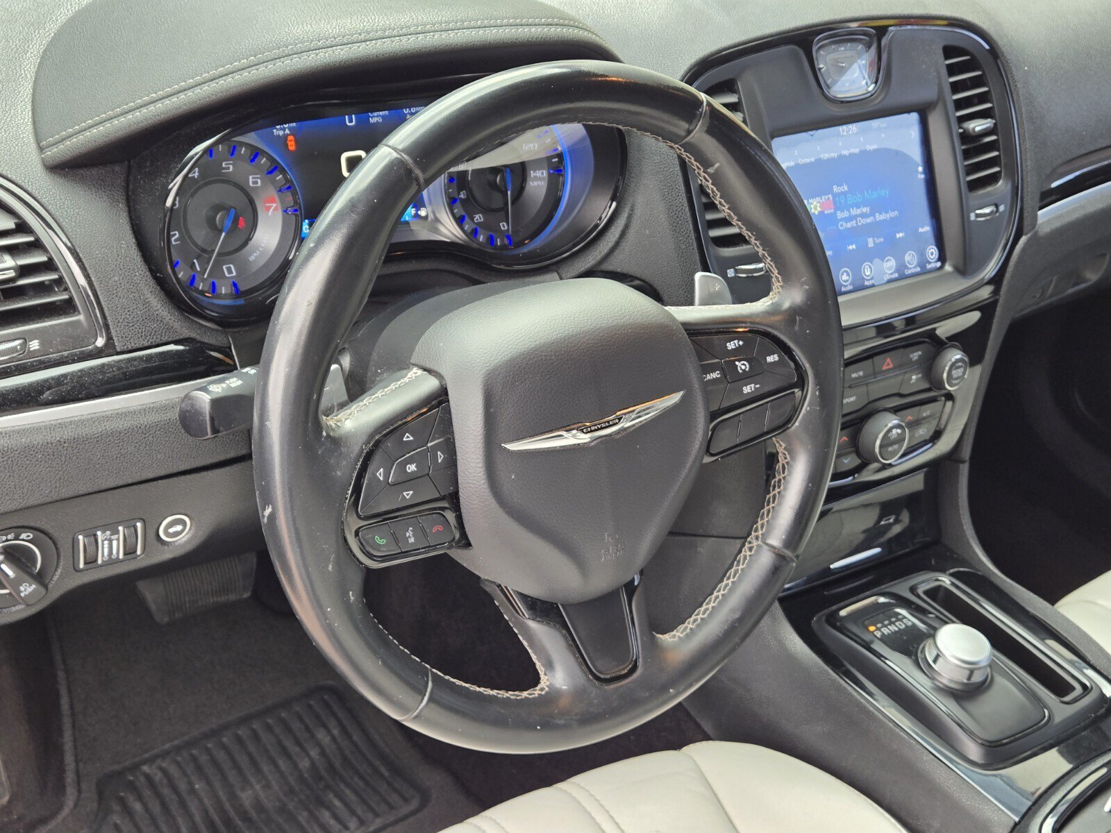 Used 2017 Chrysler 300 S RWD image 15