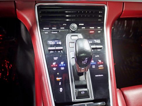 Used 2018 Porsche Panamera 4S w/ Premium Package Plus image 24
