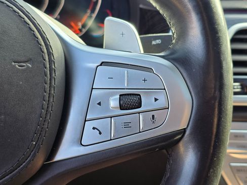 Used 2020 BMW 750i xDrive w/ M Sport Package image 37