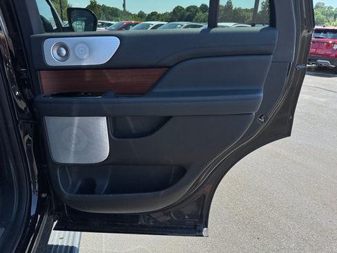 Certified 2023 Lincoln Navigator Reserve AWD/4WD image 25