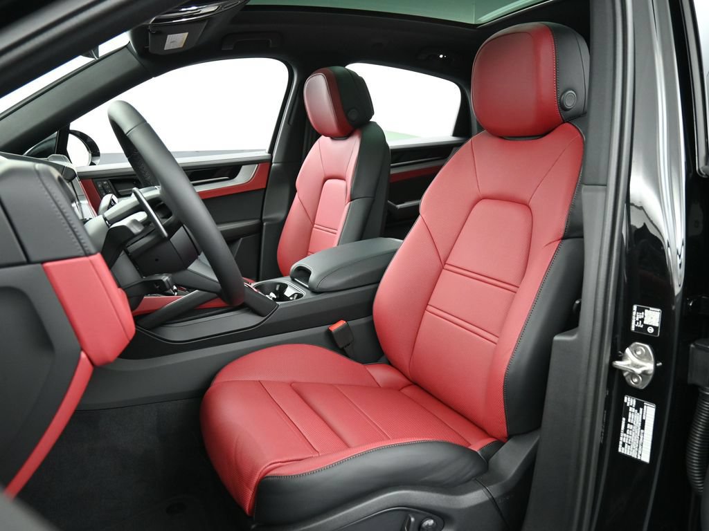 Certified 2026 Porsche Cayenne E-Hybrid Coupe AWD/4WD image 5
