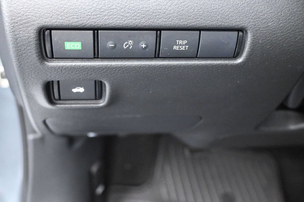 Used 2024 Nissan Sentra SV FWD image 21