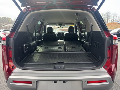 Used 2023 Nissan Pathfinder SL image 13