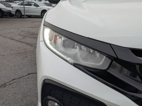 Used 2018 Honda Civic Sport image 11