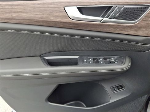 New 2025 Volkswagen Atlas SEL image 14