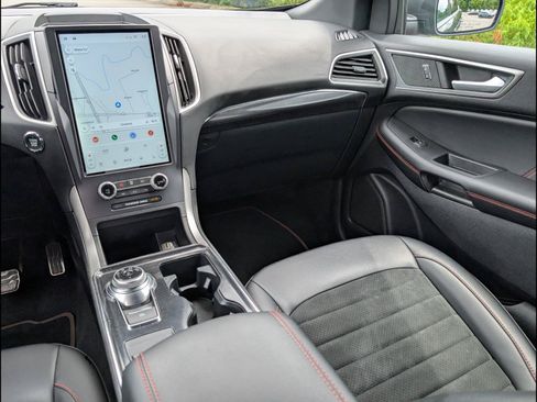 Used 2021 Ford Edge ST-Line w/ Class II Trailer Tow Package AWD/4WD image 9
