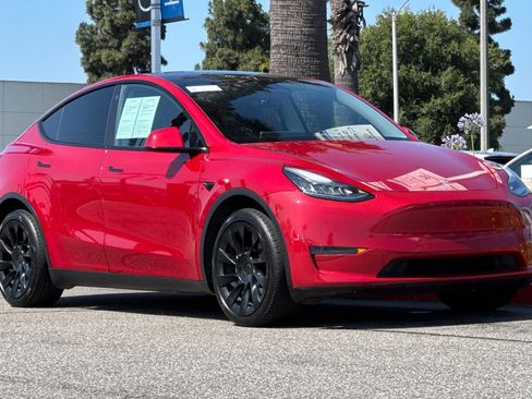 Used 2021 Tesla Model Y Long Range AWD/4WD image 6