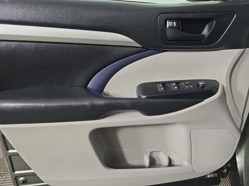 Used 2018 Toyota Highlander Plus image 26
