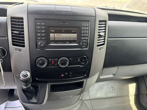 Used 2014 Mercedes-Benz Sprinter 2500 image 11