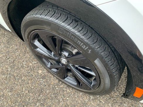 Certified 2023 Buick Envision Essence w/ Sport Touring Package image 11