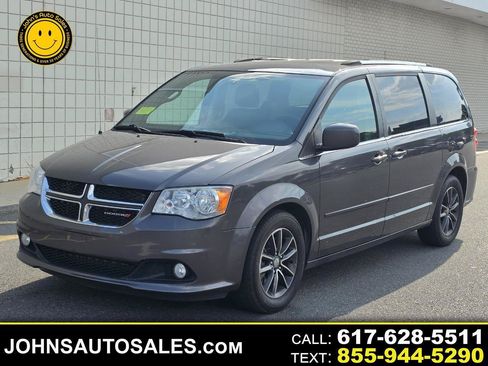 Used 2017 Dodge Grand Caravan SXT FWD image 1