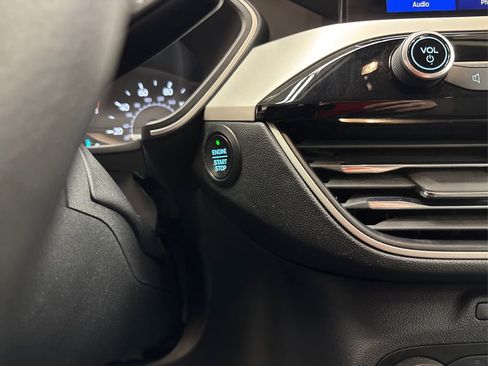 Used 2020 Ford Escape SE image 28