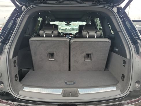 Certified 2025 Cadillac XT6 Premium Luxury image 6