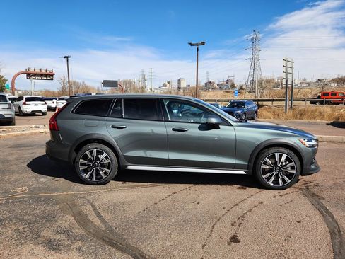 New 2026 Volvo V60 B5 Cross Country Ultra w/ Protection Package Premier image 23