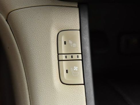 Used 2019 GMC Acadia Denali FWD image 17