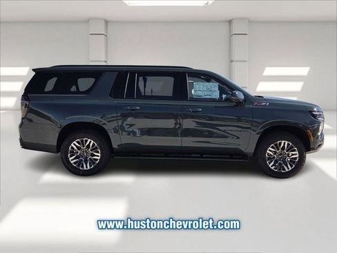 New 2026 Chevrolet Suburban Z71 w/ Comfort Package image 10