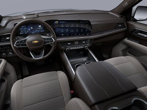 New 2026 Chevrolet Suburban LS image 7