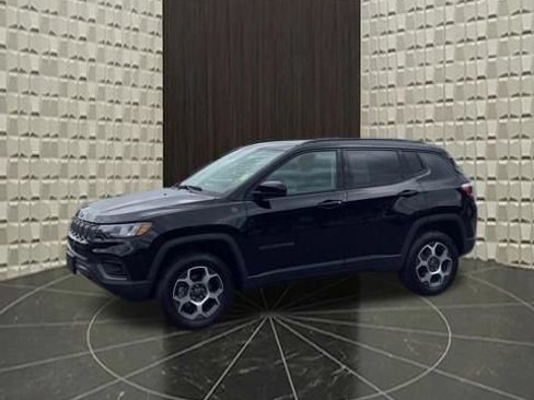 Certified 2022 Jeep Compass Trailhawk w/ Sun and Sound Group AWD/4WD image 8
