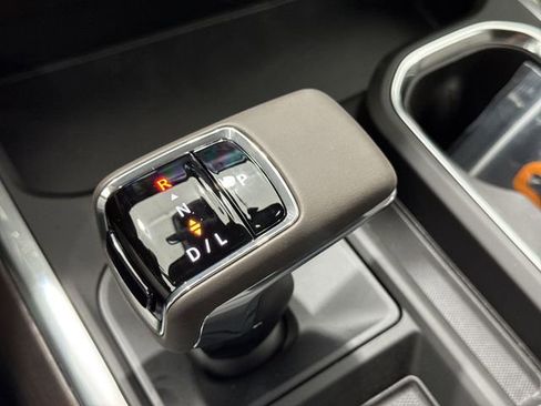 New 2026 GMC Sierra 1500 SLT AWD/4WD image 16