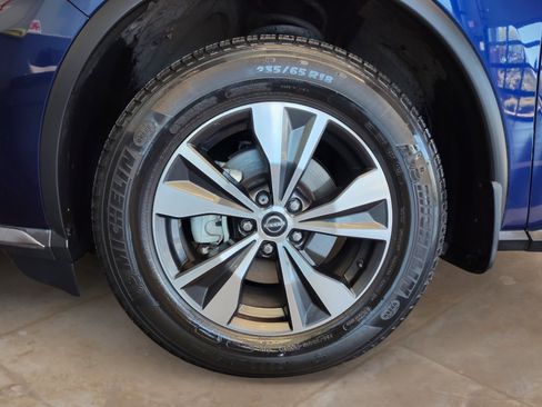 Used 2023 Nissan Murano SV image 28