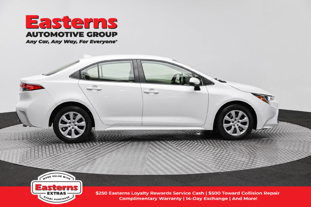 Used 2023 Toyota Corolla LE FWD image 5