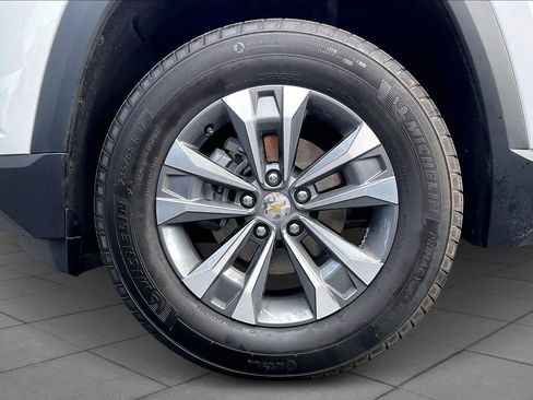 Certified 2025 Chevrolet Equinox LT w/ Safety and Technology Package image 10