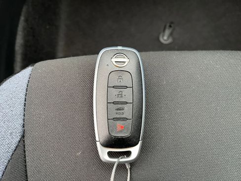 Used 2025 Nissan Versa SV image 21