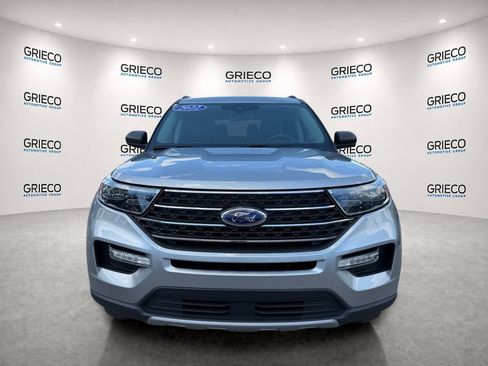 Used 2023 Ford Explorer XLT w/ Equipment Group 202A RWD image 2