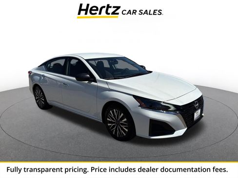 Used 2025 Nissan Altima 2.5 SV FWD image 1