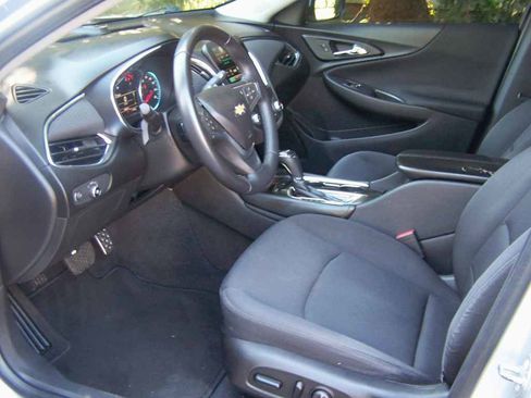 Used 2016 Chevrolet Malibu LT image 7